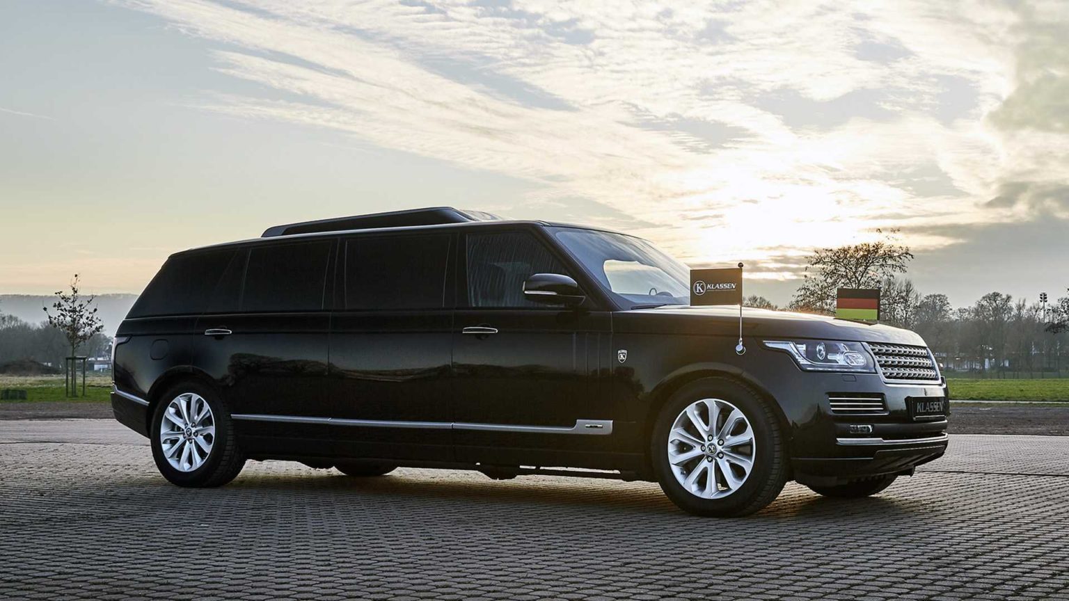 Land Rover Range Rover Autobiography, turned into a super luxurious ...