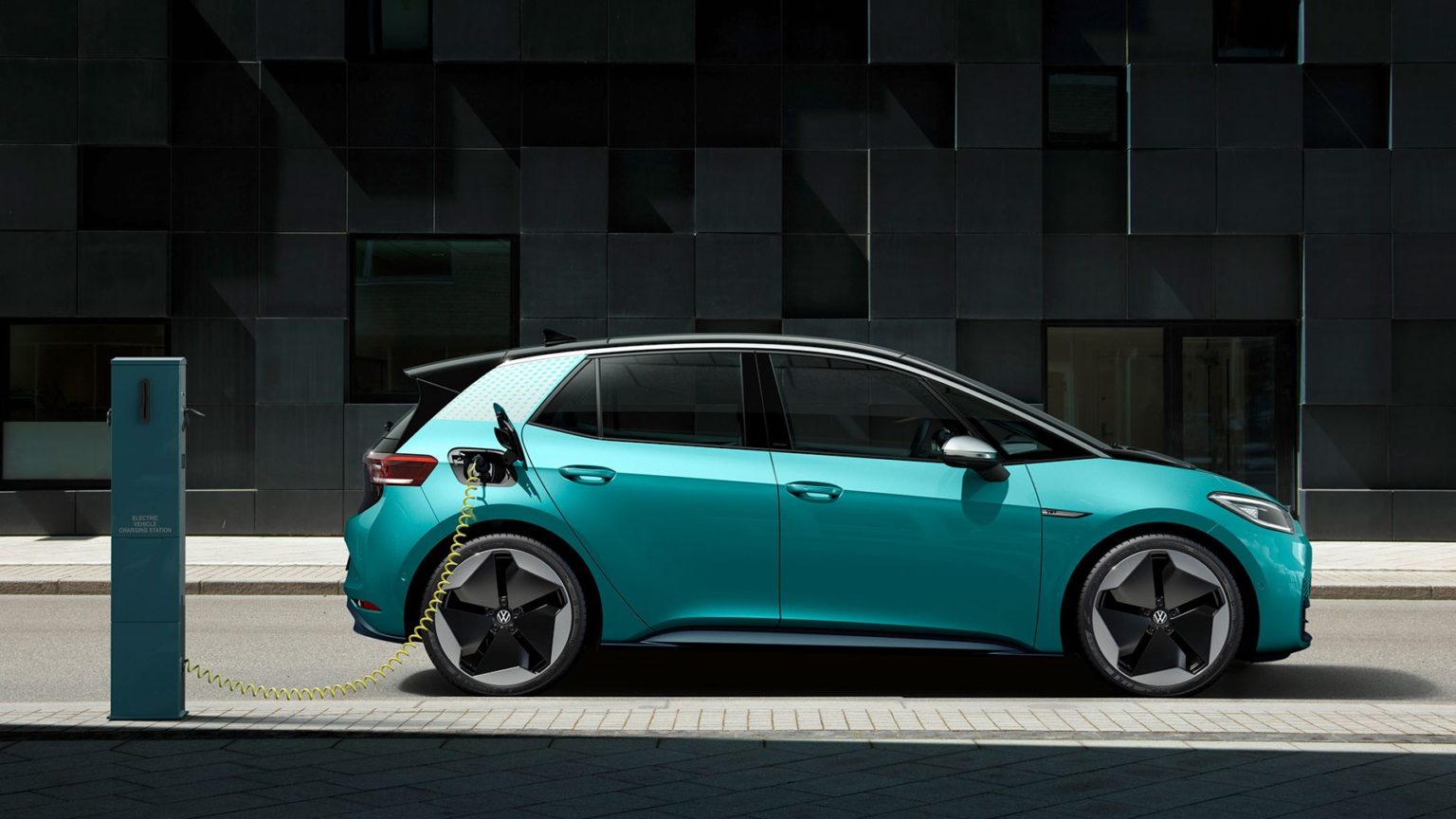 Do Electric Cars Save You Money? Yes And No • neoAdviser